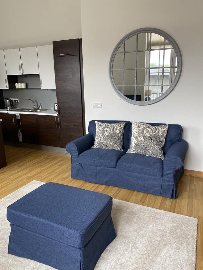 Recently refurbished 2 Bed Flat to Rent  Main Photo