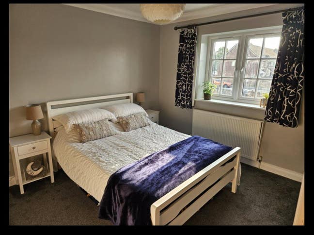 Mon to Fri Only - Double Room with Ensuite Main Photo