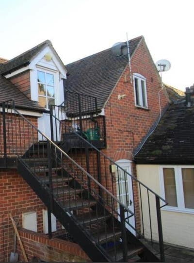 Beautiful Village centre One bedroom apartment Main Photo