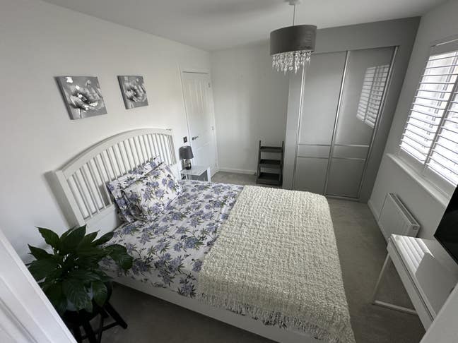 Double bedroom with en-suite for rent Main Photo