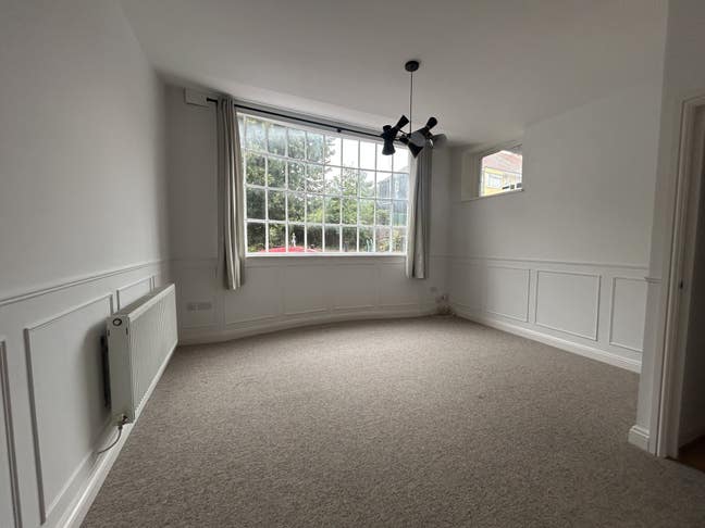 Newly renovated 1 bed garden apartment  Main Photo