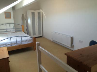 3 bedroom house with garden available Main Photo