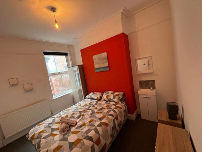 🌟 Spacious Room in Friendly Shared House🌟 Main Photo