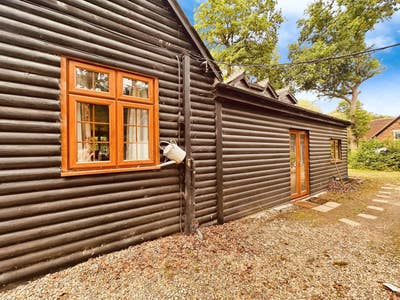 One Bedroom Annex with Bills Included Main Photo