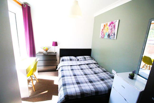 Beautiful Spacious Double Room Available to let! Main Photo