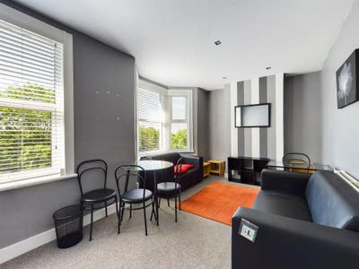 2 double bedroom student flat available Main Photo