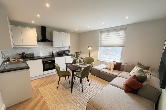 Student & professional rooms on Hotwell Road Main Photo