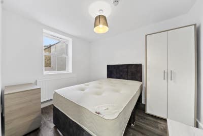Room to rent in Modern Home in Chiswick Main Photo