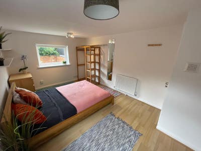 Fantastic Large Room Main Photo