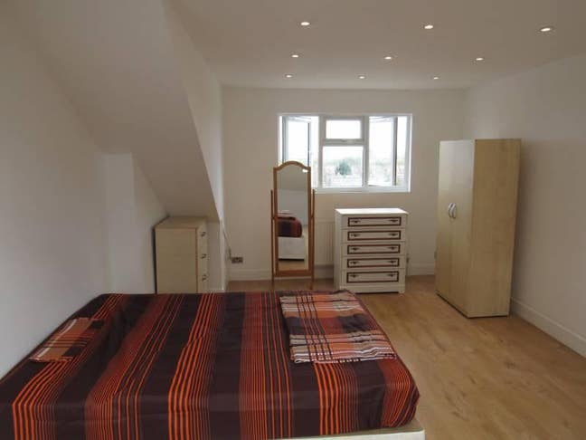 High-Spec En-Suite Double Room - North Finchley Main Photo