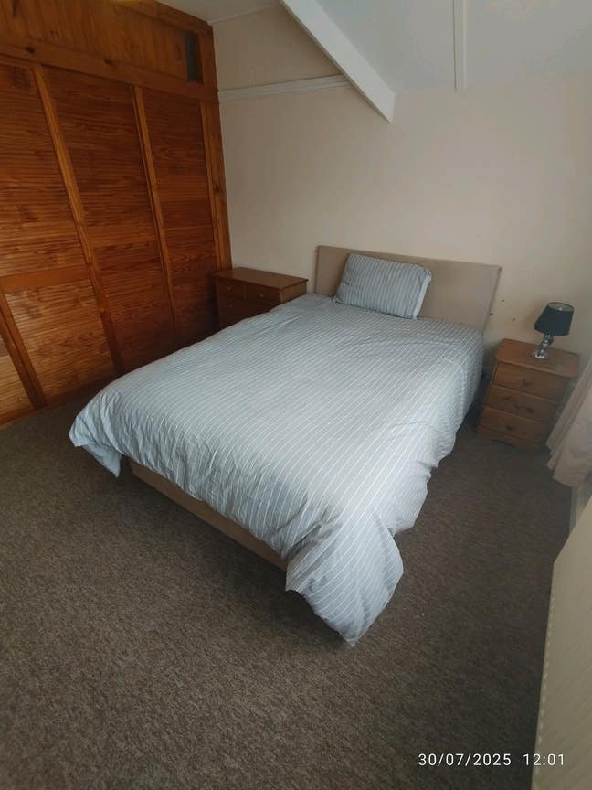 Smart Double Room Close to Hospital & Town Centre Main Photo