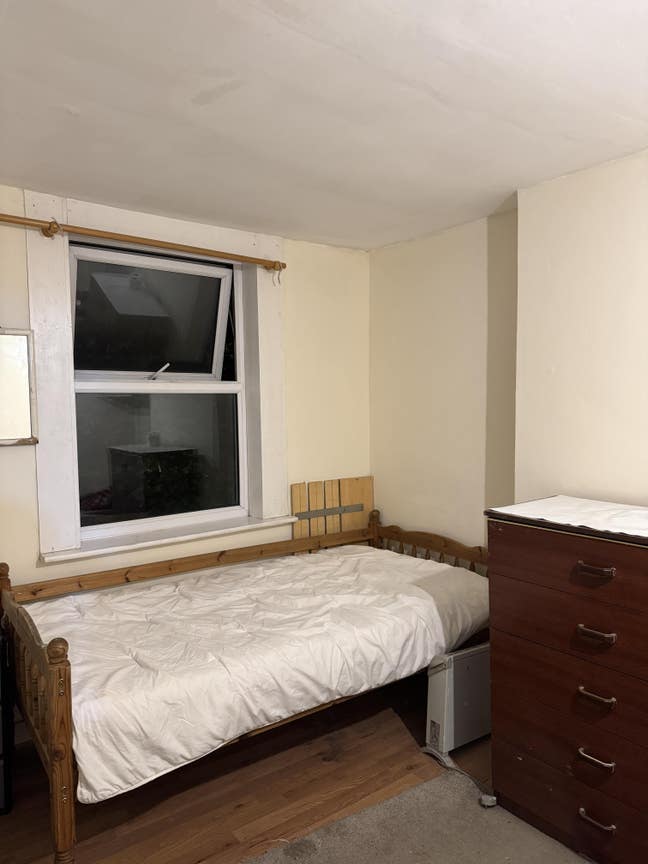 Rent Double room opposite St John’s park Main Photo