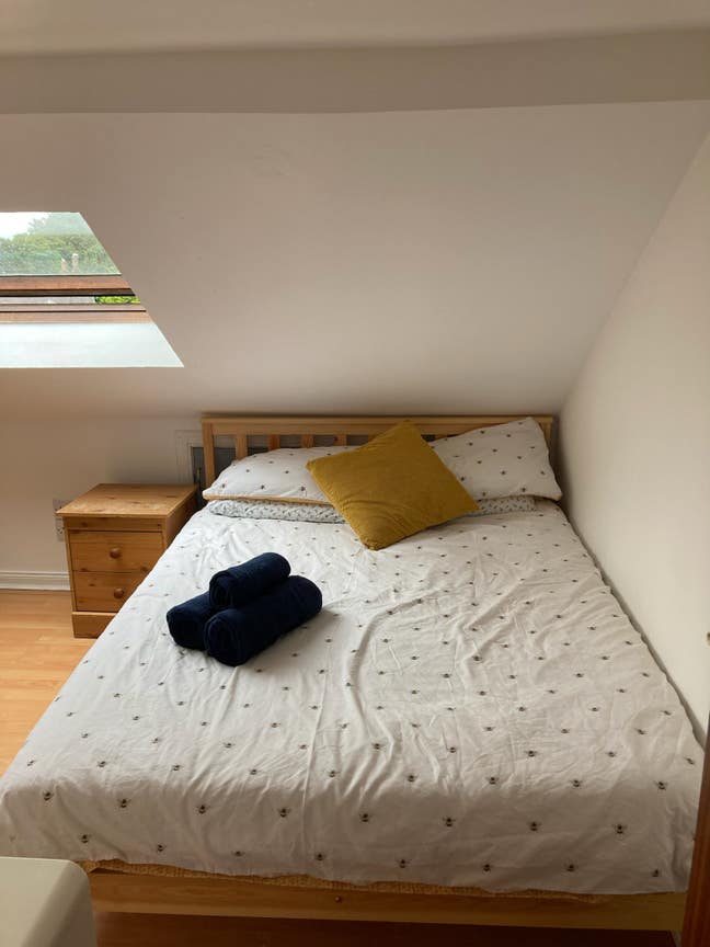 Double Loft Room in Morningside – All Bills In Main Photo