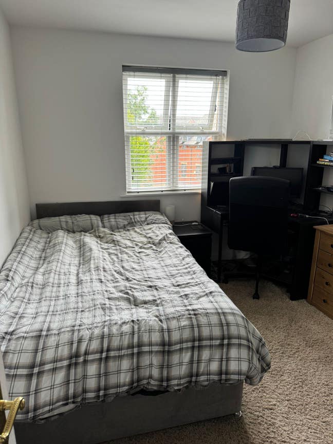 Room to rent Main Photo