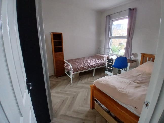  WOMEN preferred. Twin room Main Photo