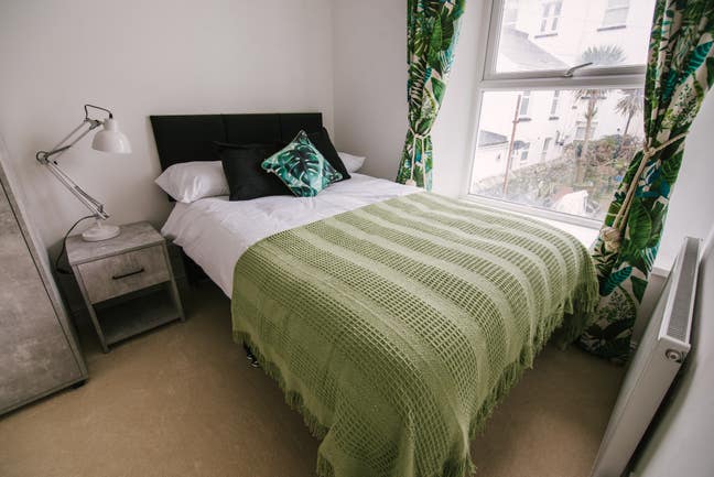 Double Room Available - Prime Location - £495pcm Main Photo