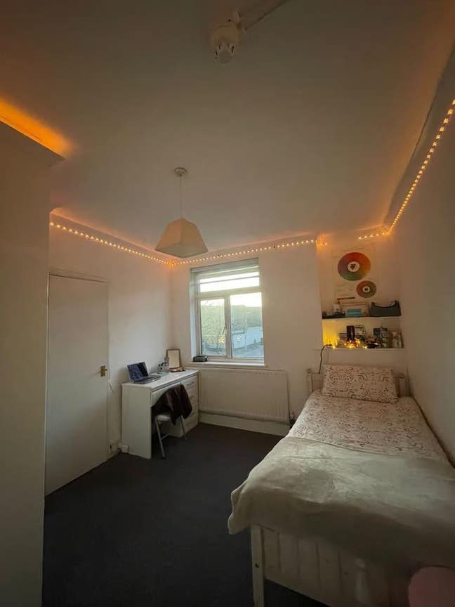  Spacious  &  Cosy  Ensuite-Room  for  Rent  –  E18 Main Photo