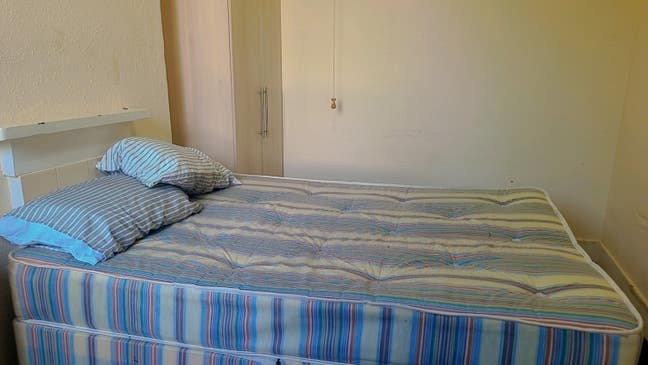 Double bedroom available Main Photo