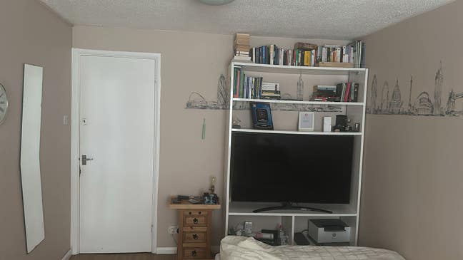 King size room with separate entrance  Main Photo