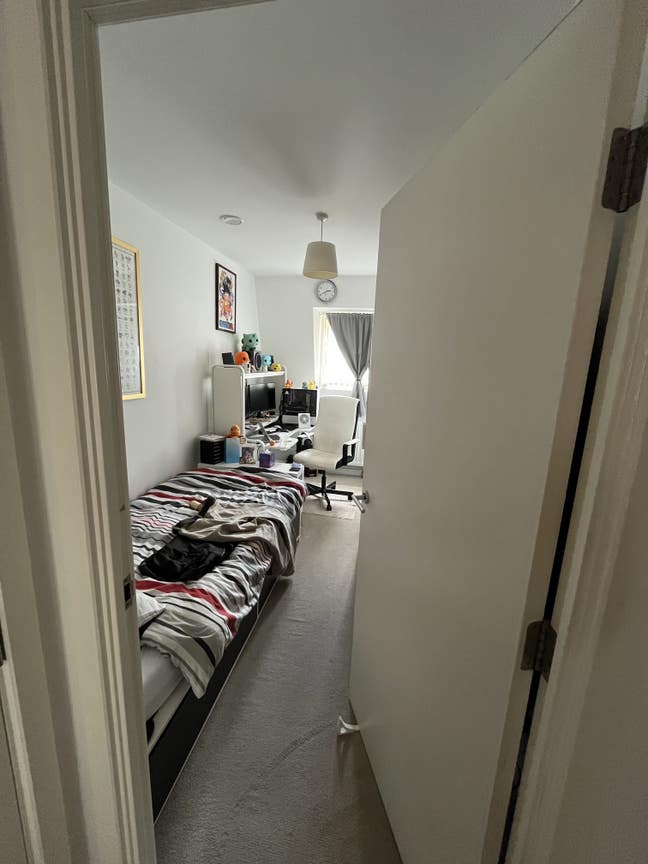 One Bed in a Family Household Main Photo