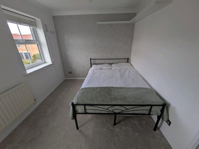 Spacious Double Bedroom Main Photo
