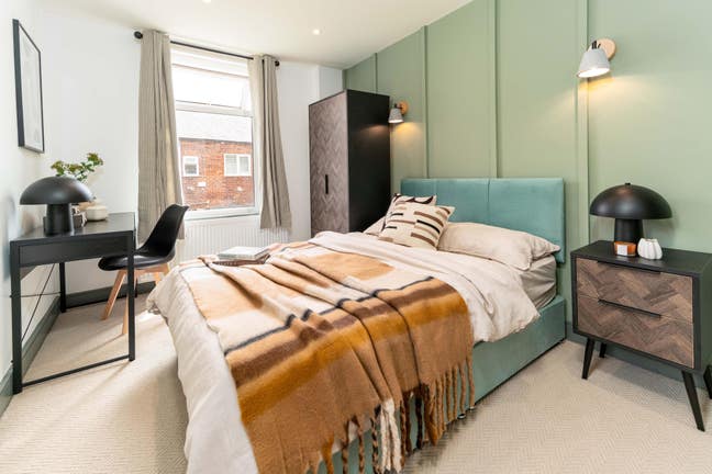 Brand New Ensuite Rooms -  All Bills Included!  Main Photo