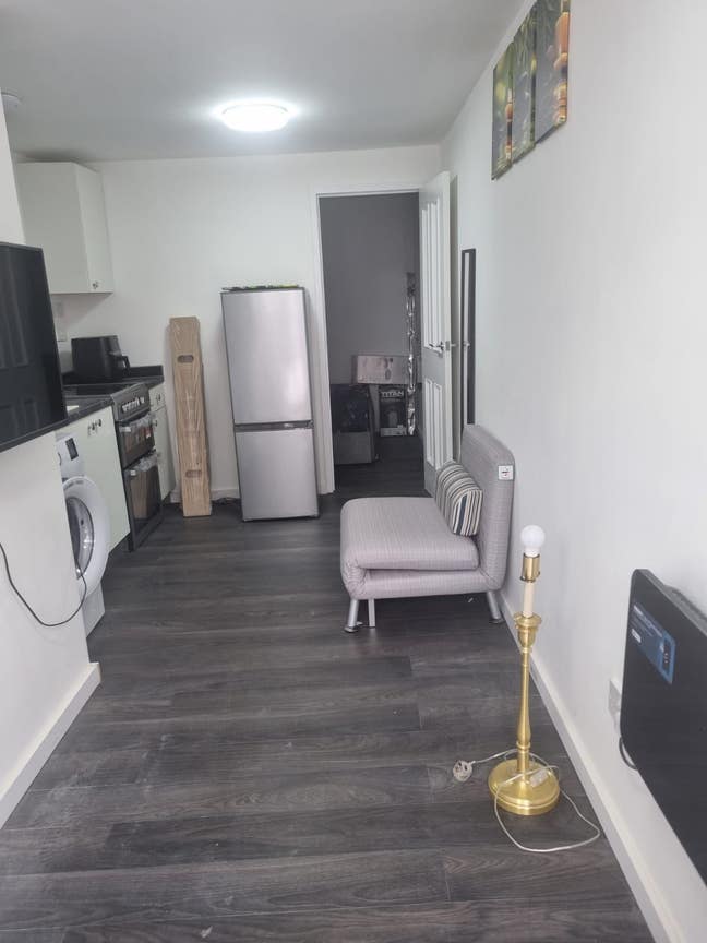 1 bedroom with separate living room Main Photo