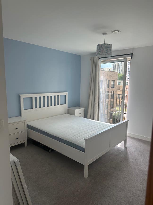 MON TO FRI - Beautiful Spacious Room in Zone 2 Main Photo