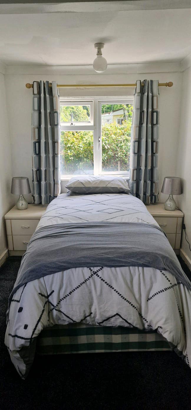 Self contained double room for rent Main Photo