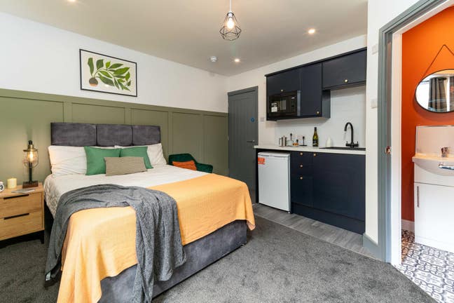 Cosy Ensuites | Walk to Town | Bills inc! Main Photo