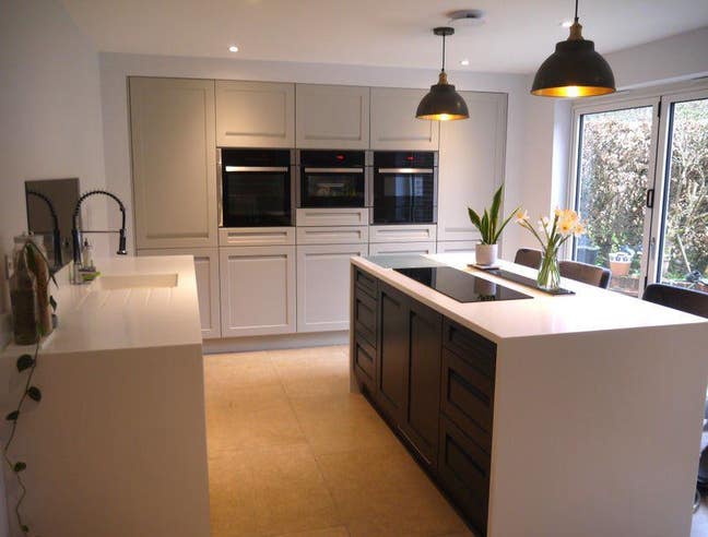 Double room w/ en-suite in a lovely house Main Photo