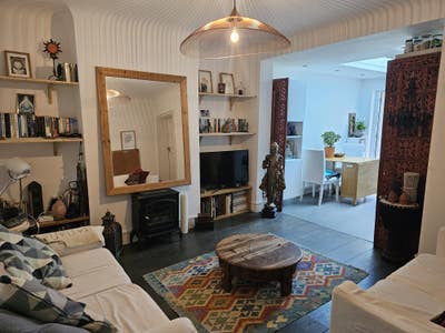 Double room in 2 bed flat with garden. NW9 Main Photo