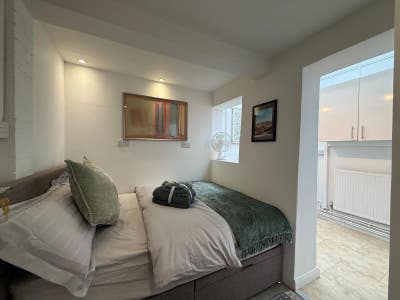 ✨Newly Renovated Studio Flat - All Bills Included✨ Main Photo
