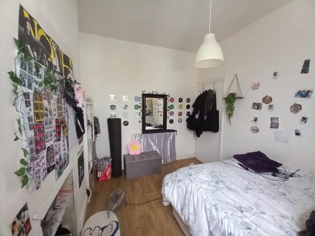 Double Room in house share available Main Photo