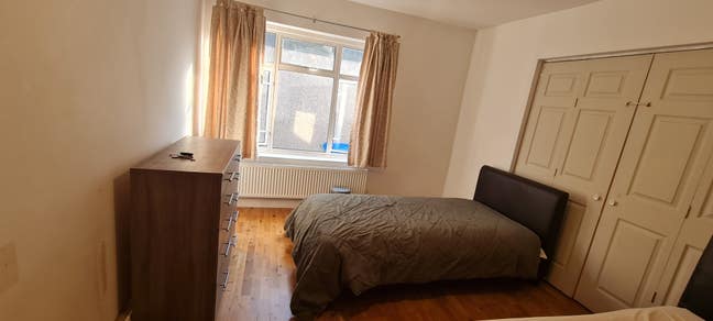 Room available in a clean house  Main Photo