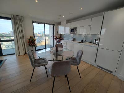 Double room near the City, own bathroom, Zone 1. Main Photo