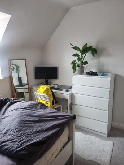 Double room, en-suite in sociable shared house Main Photo
