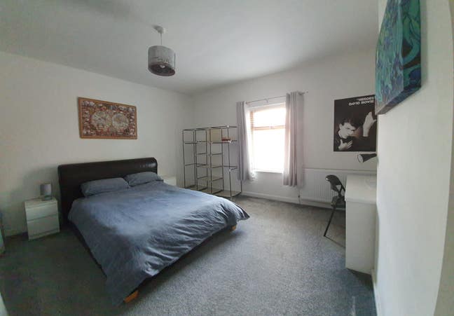 Spacious King-sized Room Available Main Photo