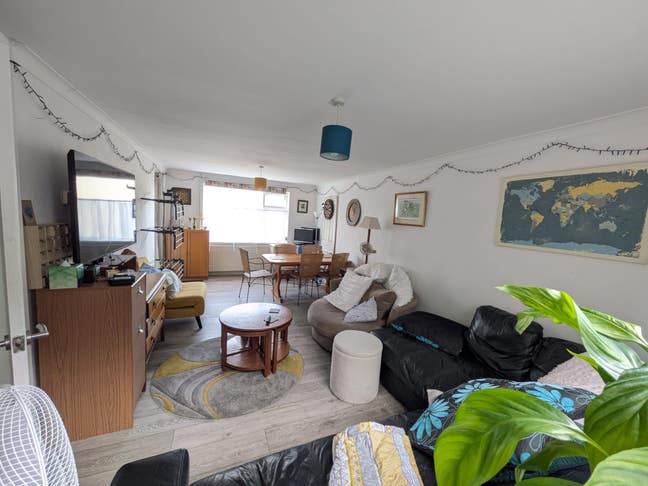 Comfy double room in friendly central Hemel home Main Photo