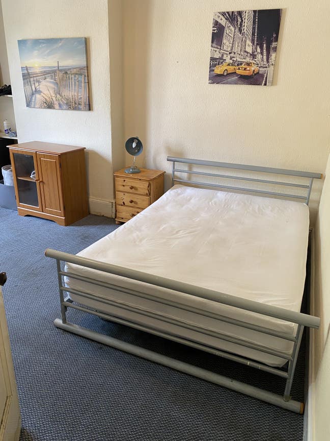 Lovely Large Double room inc all bills. Main Photo