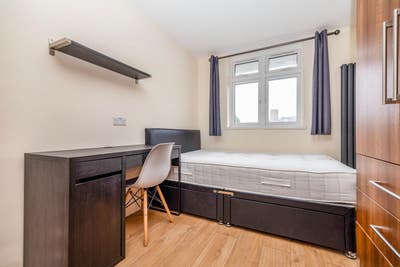 Modern 4 Bedroom Apartment - Gated - Bermondsey  Main Photo