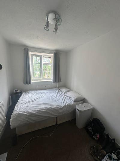 Double Room Available - South Lambert Main Photo