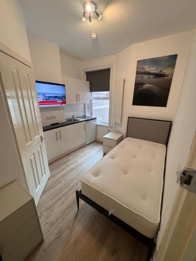 ✪ Ensuite Room with Kitchenette ✪ Main Photo