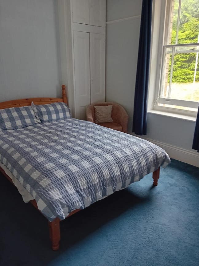 Room to let in quiet house  Main Photo