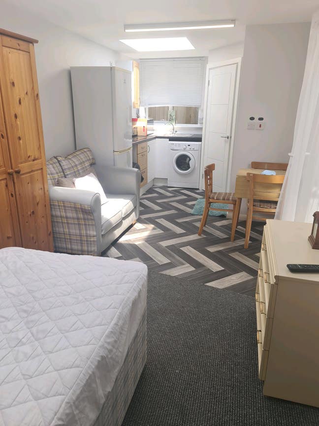 Studio Flatlet Main Photo