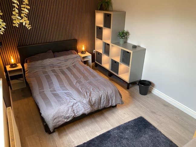 Large Double Room in 2 Bed Flat  Main Photo