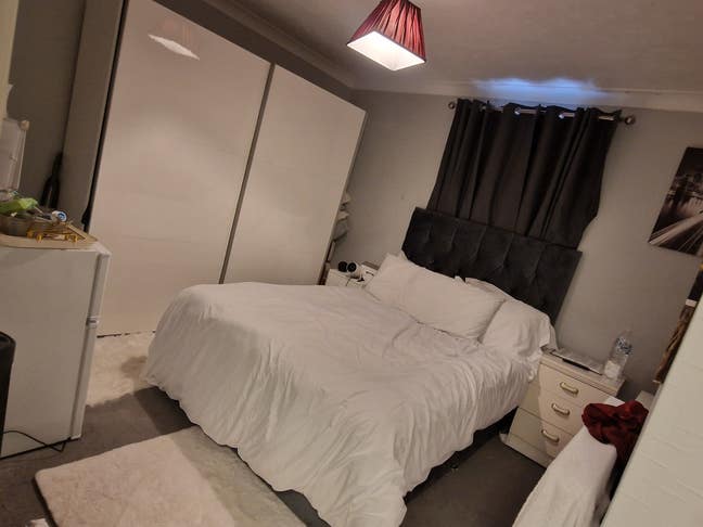 Fully furnished Double room to rent in Chatham Main Photo