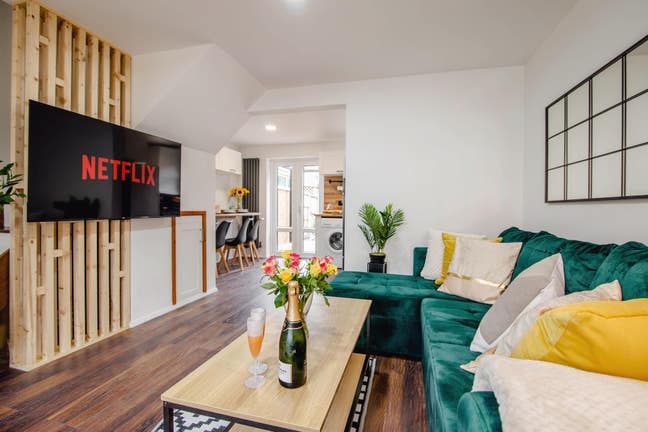 2 Bed House 4 beds - Contractors Agencies Welcome  Main Photo