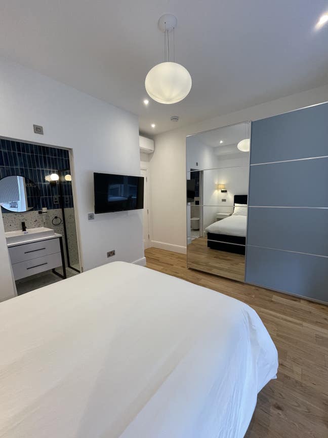 Luxury Double Bedroom - Bromley South -  Main Photo