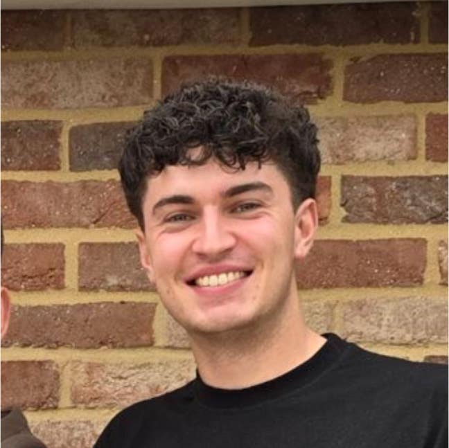 Professional Male seeks a double room Main Photo